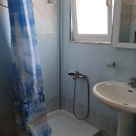 Deluxe Sarandë